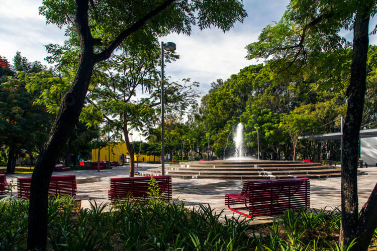 Fuente Plaza Central